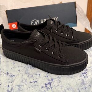 Pier Wave Platform Lace Up Sneaker